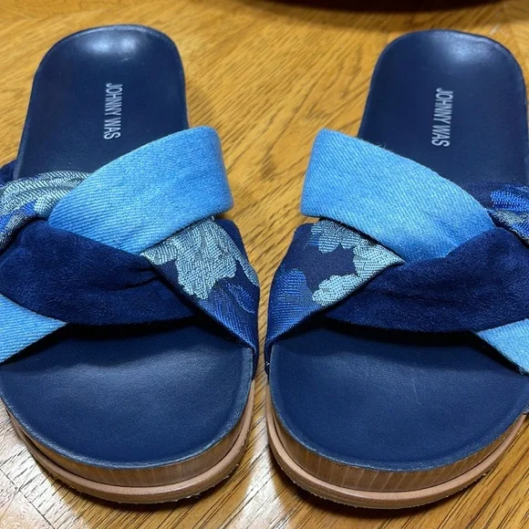 JOHNNY WAS Denim Suede Floral Tapestry Twist Slides - Picture 16 of 16